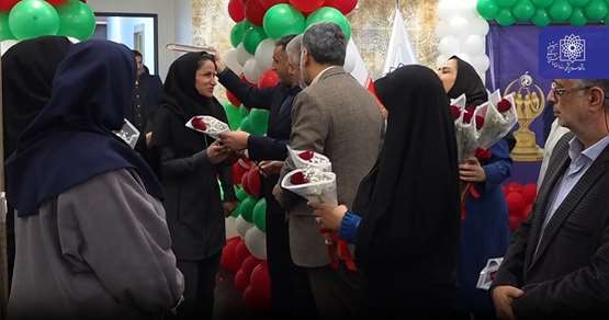 بدرقه کاروان کارکنان دانشگاه برای شرکت در المپیاد ورزشی بانوان