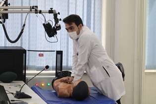 آموزش احیای قلبی تنفسی به کارکنان دانشکده دندانپزشکی