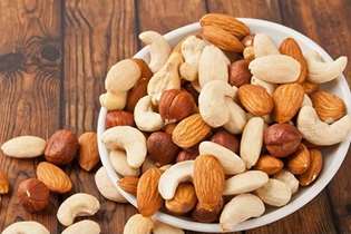 مغزدانه‌ها؛ میان وعده‌هایی مفید و مغذی برای کودکان