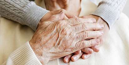 ارتباطات اجتماعی از سلامت روان سالمندان محافظت می‌کند