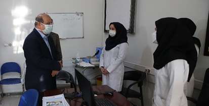 بازدید رییس دانشگاه از مرکز واکسیناسیون تقوی