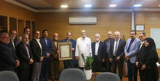 تجلیل از دکتر طباطبایی استاد پیشکسوت دانشگاه 