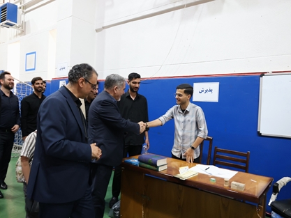 حضور رییس دانشگاه علوم پزشکی شهید بهشتی در محل اسکان زائران 