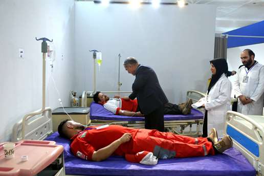 بازدید رییس دانشگاه از بیمارستان تخصصی موقت در آخرین روز خدمت‌رسانی 