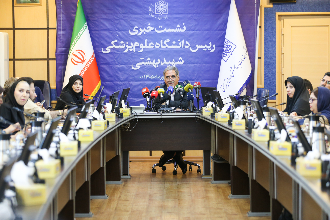 نشست خبری رییس دانشگاه با اصحاب رسانه